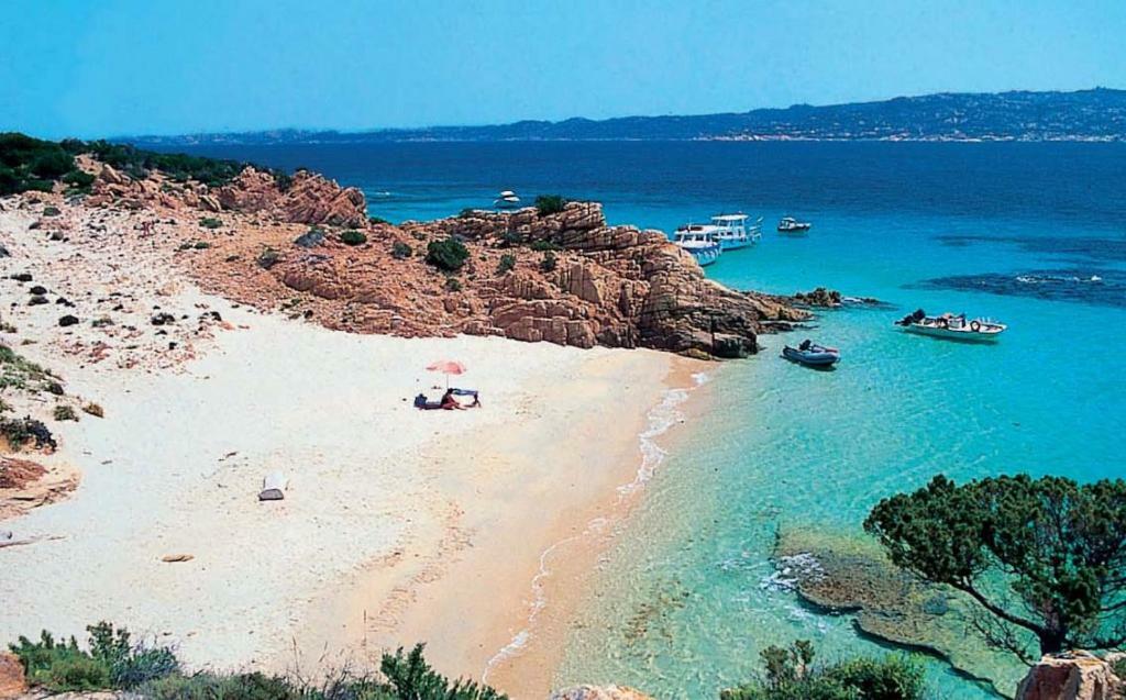 Case Vacanze La Conia Cannigione Luaran gambar