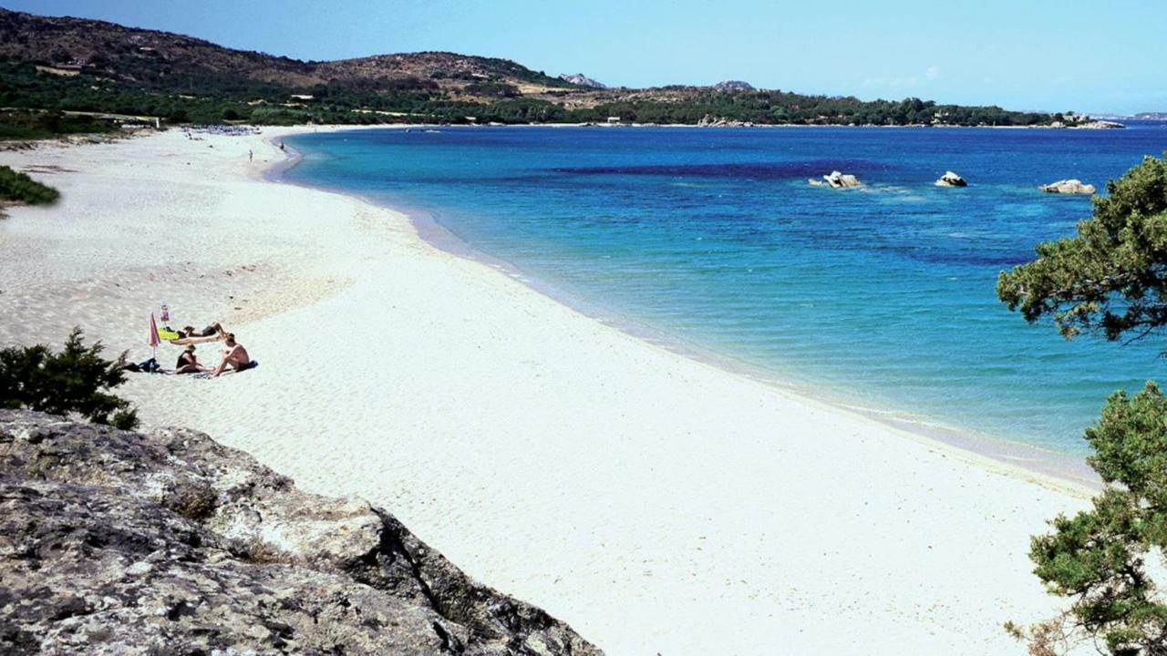 Case Vacanze La Conia Cannigione Luaran gambar